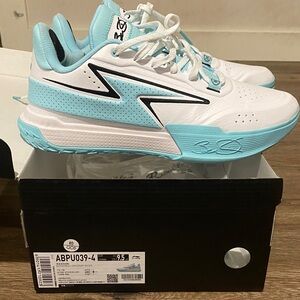 Way of Wade Basketball/Volleyball Athletic Shoe